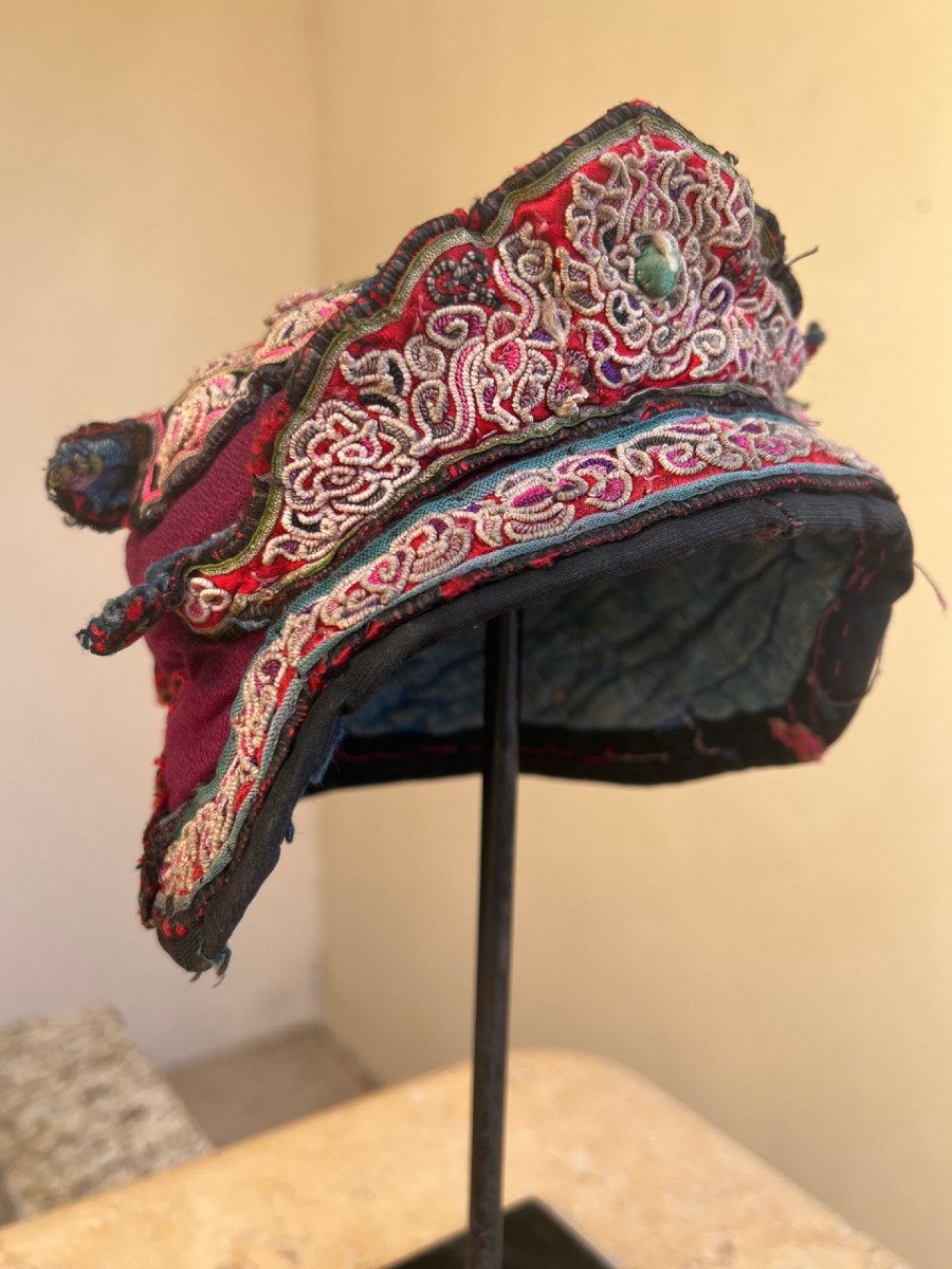Coiffe  D 'enfant  Ethnie Hmong  , Province Shan , Birmanie .