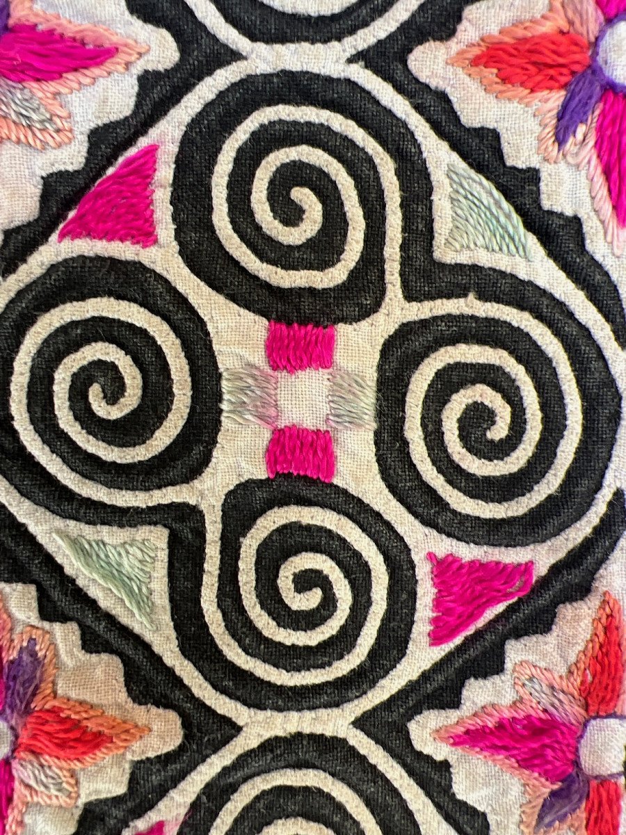 Embroidered Baby Carrier, Traditional Hmong Costume, Burma.-photo-5