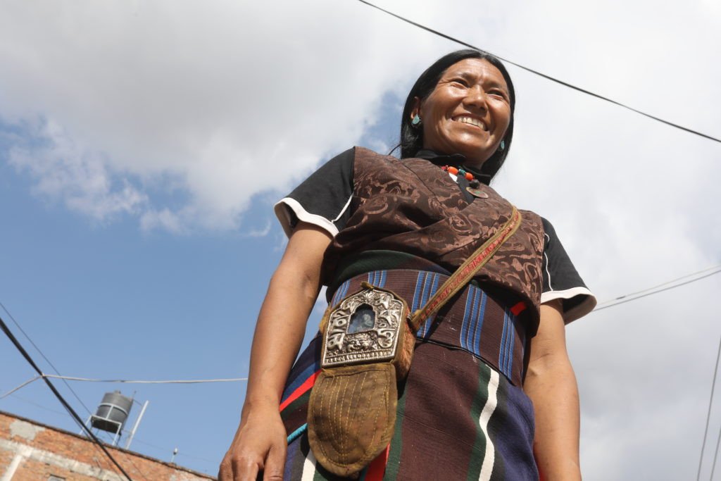 Ghau , Reliquaire Tibetain Argent Et Soie , XIX é Siecle , Tibet .-photo-1