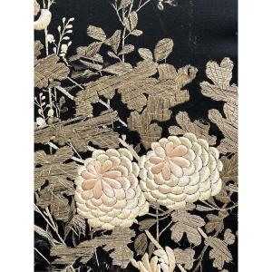 Japanese Silk-embroidered Folding Screen From The Taisho Period.