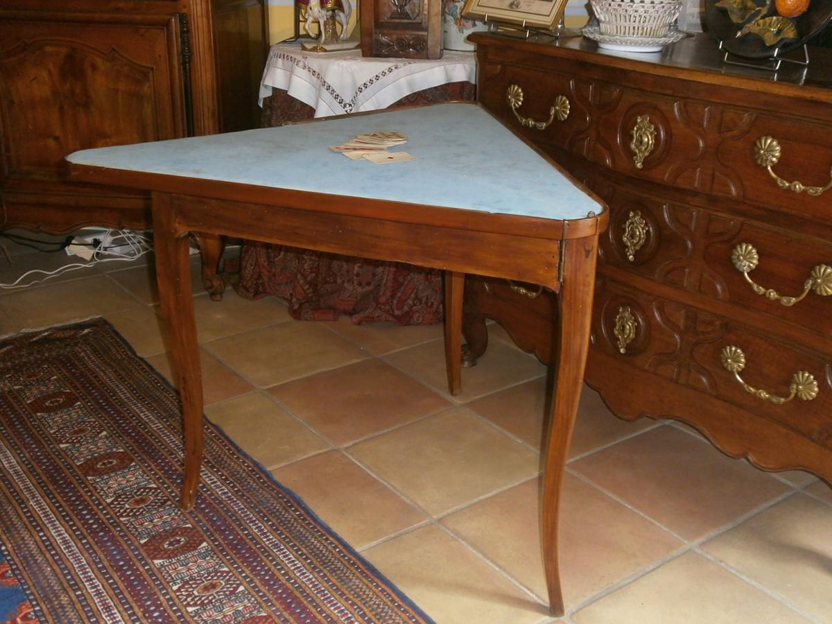 A Table Games 18th Century Triangular-photo-4