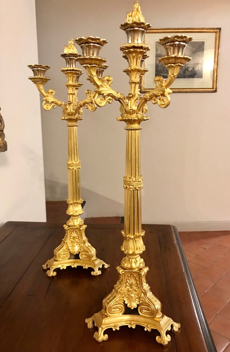 Une Belle Paire de Chandeliers en bronze doré Charles X - Restauration