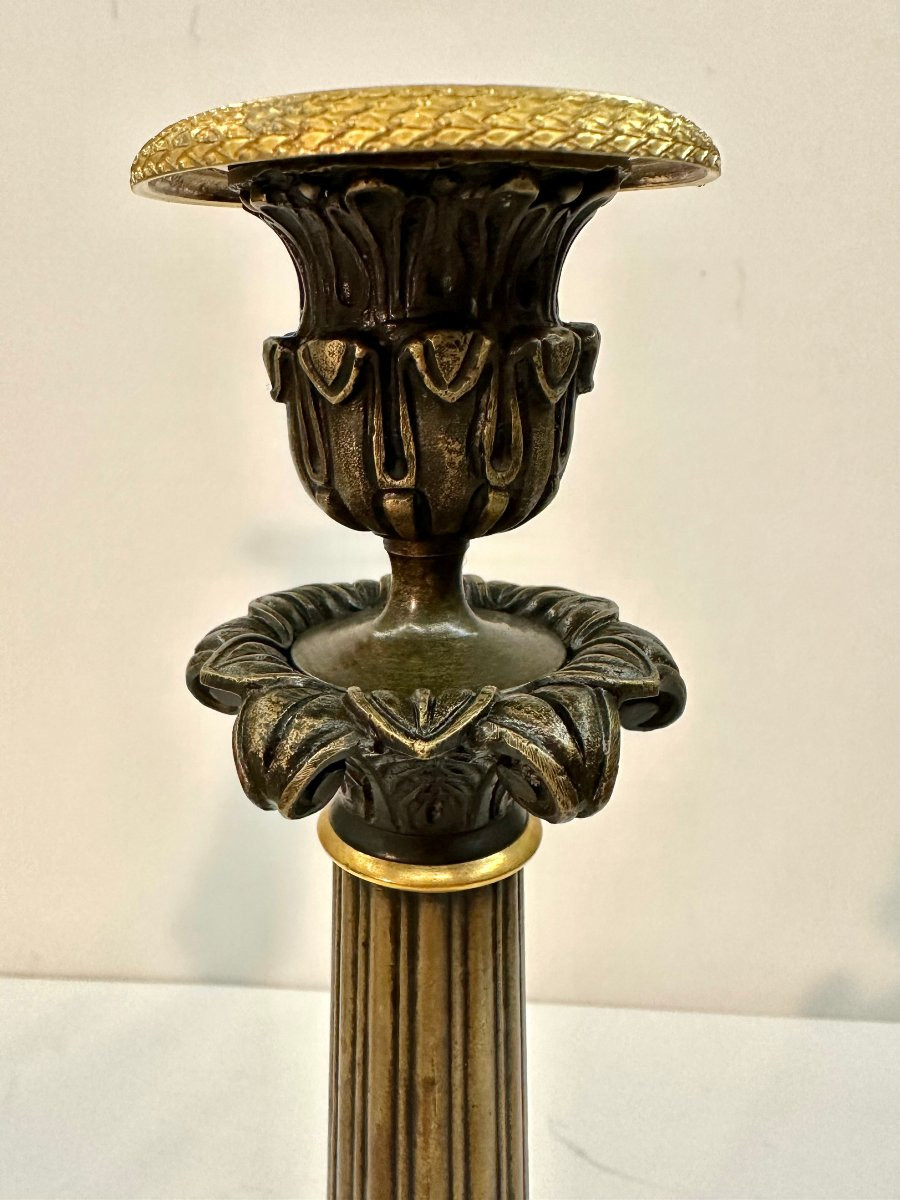 PAIRE BOUGEOIRS - BRONZE PATINE ET DORE - EPOQUE RESTAURATION-photo-5