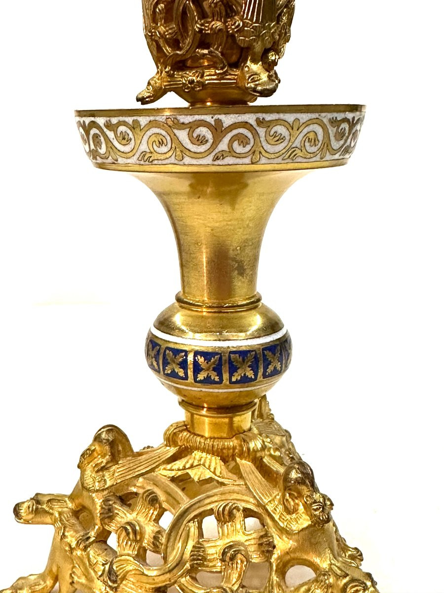 PAIRE DE BOUGEOIRS - BRONZE DORE ET EMAUX CLOISONNES - NEOGOTHIQUE - XIXEME SIECLE-photo-2