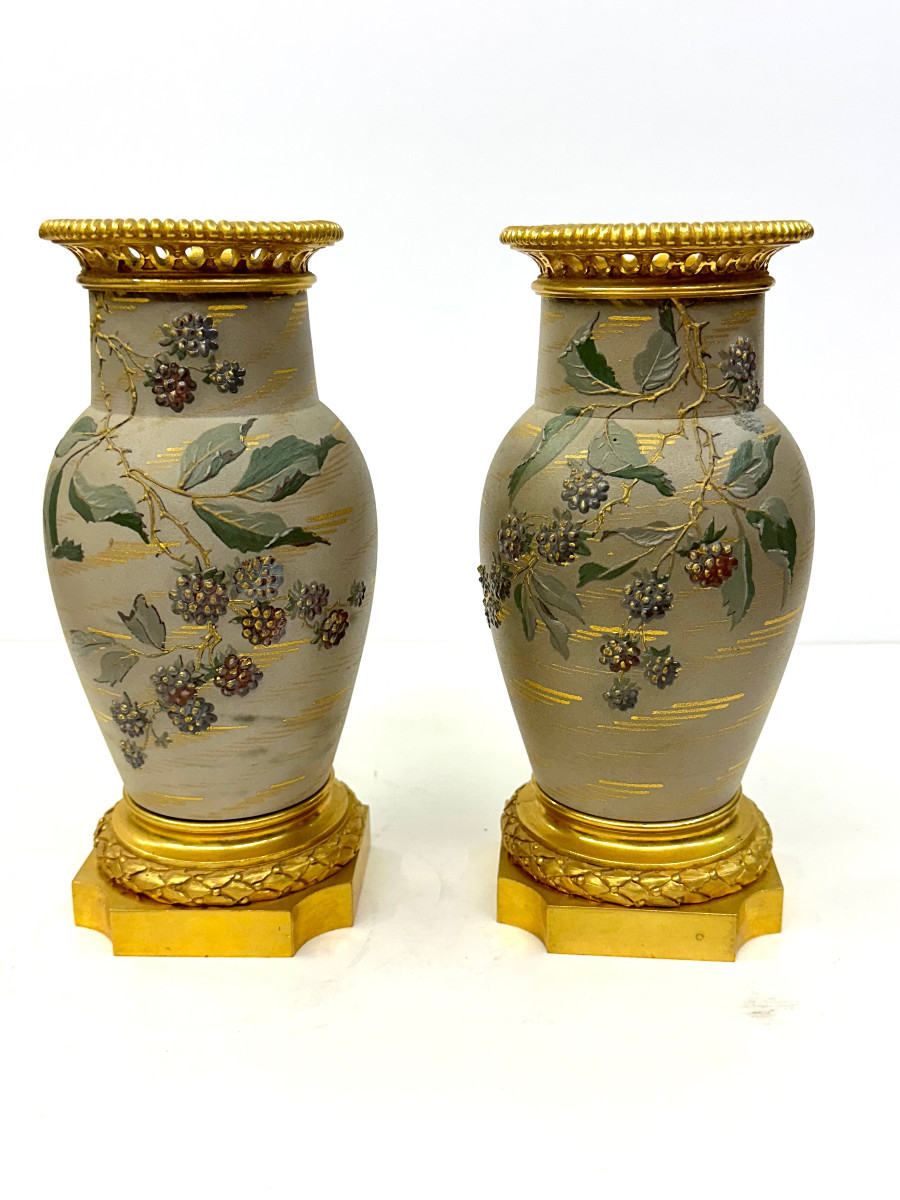 PAIRE DE VASES EN GRES FIN ET BRONZE DORE - PORCELAINE DU BERRY - ALFRED HACHE - 1885-1903