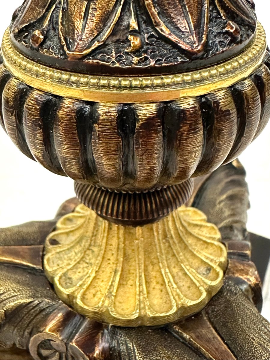 PAIRE DE BOUGEOIRS - BRONZE DORE ET PATINE - EPOQUE RESTAURATION-photo-2