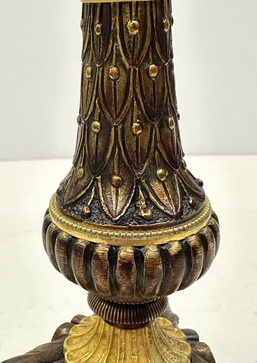 PAIRE DE BOUGEOIRS - BRONZE DORE ET PATINE - EPOQUE RESTAURATION-photo-3