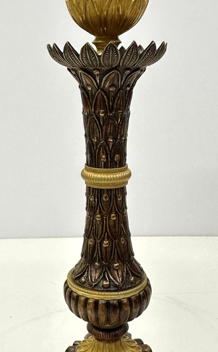 PAIRE DE BOUGEOIRS - BRONZE DORE ET PATINE - EPOQUE RESTAURATION-photo-4
