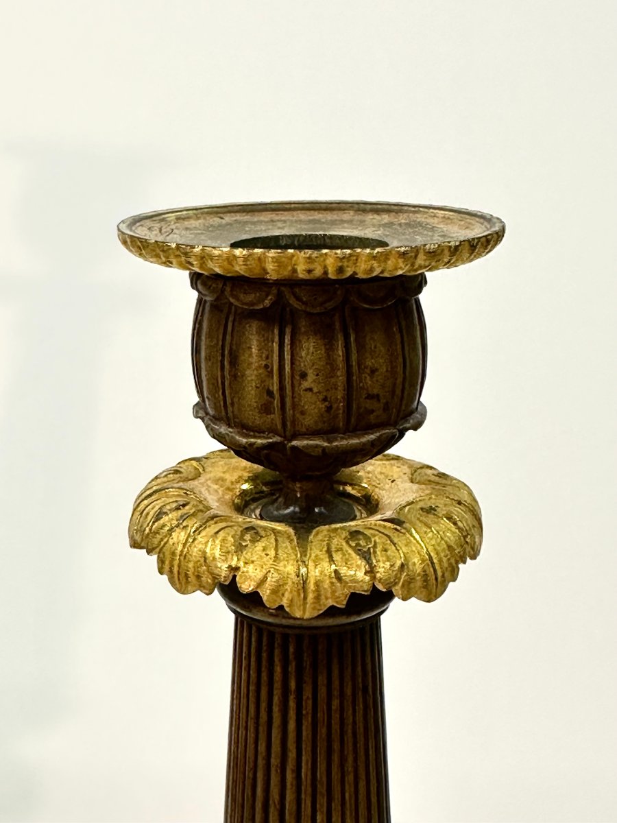 PAIRE DE GRANDS BOUGEOIRS - BRONZE PATINE ET DORE - EPOQUE CHARLES X , VERS 1825-photo-2