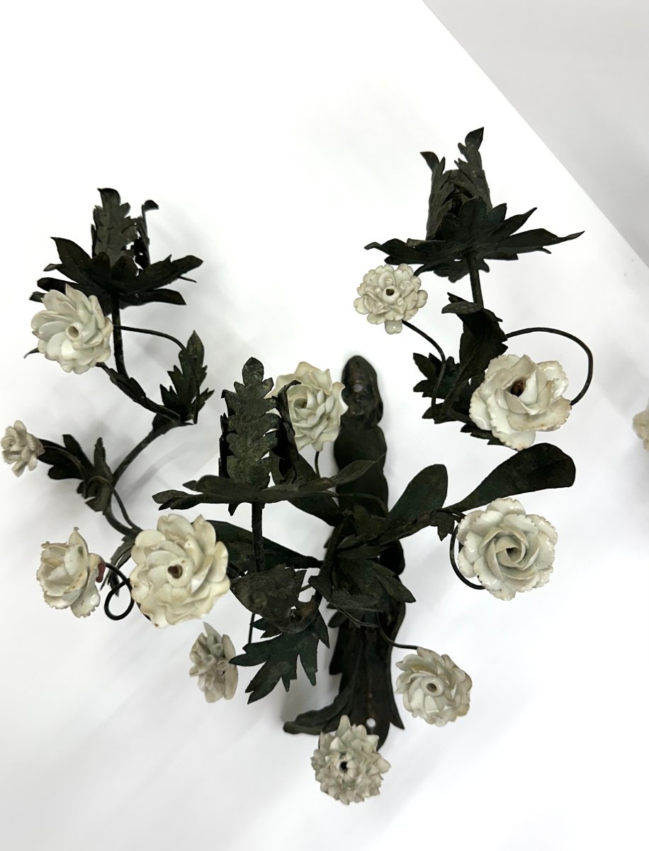 Pair Of Wall Sconces - Lacquered Sheet Metal And Porcelain Flowers - Early 20th Century-photo-3