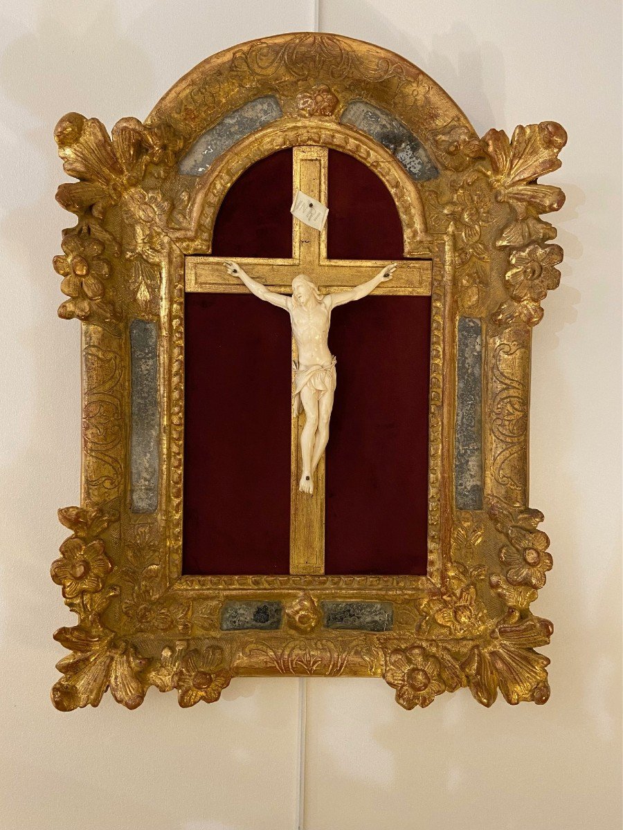 Crucifix, Christ In 18th Century Painting-photo-3