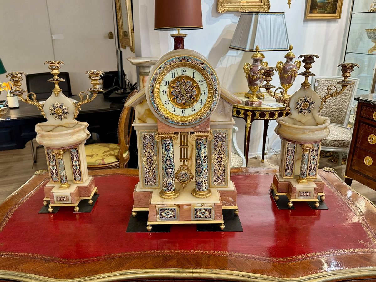 Onyx And Bronze Garniture-photo-1