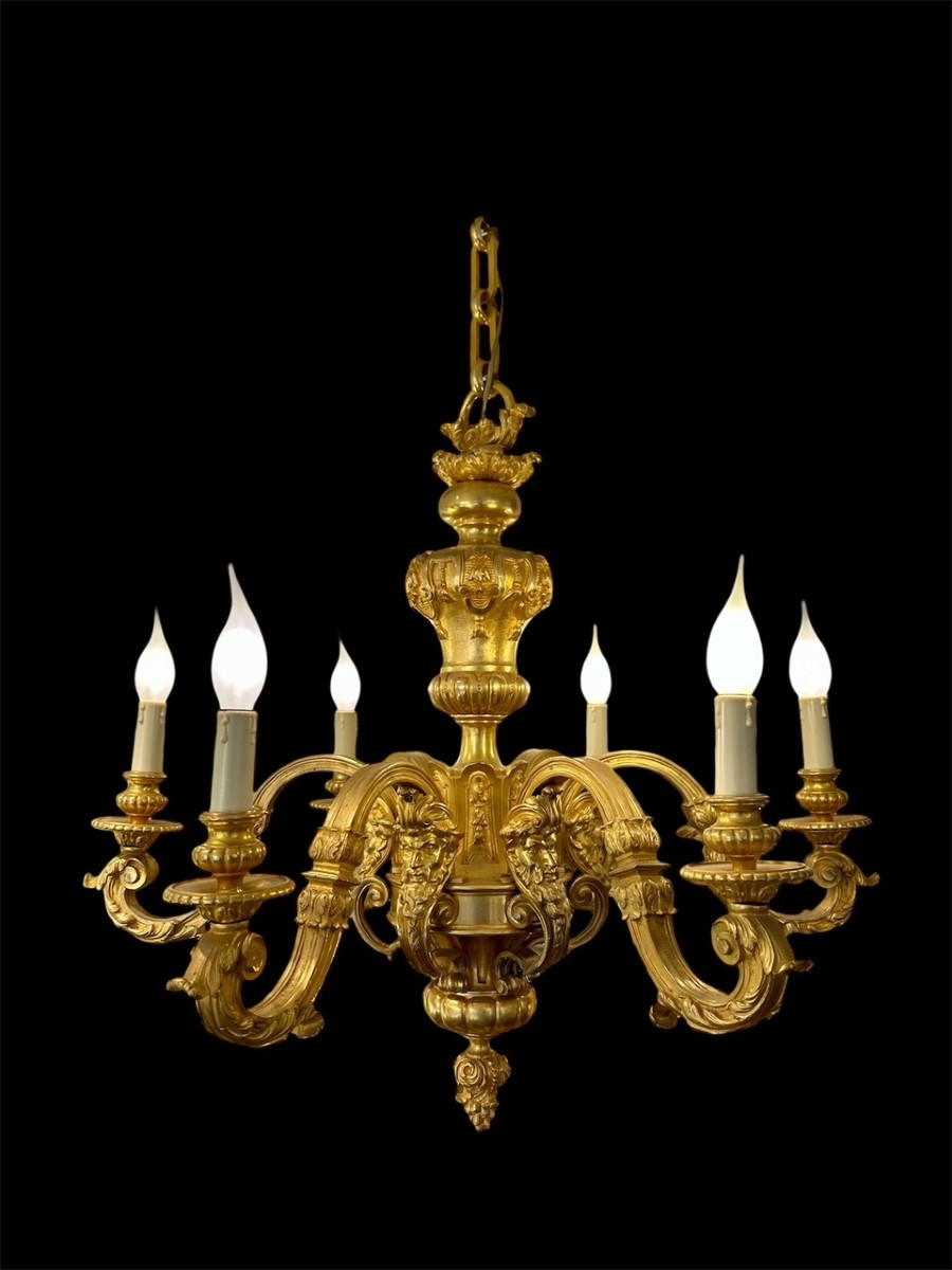 Lustre en bronze doré à 6 lumières de style Régence  