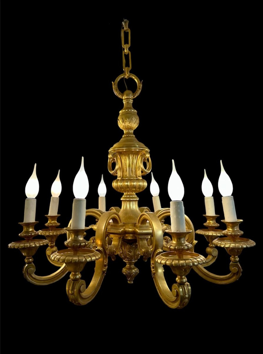 Lustre à 8 lumières en bronze doré de style Louis XVI