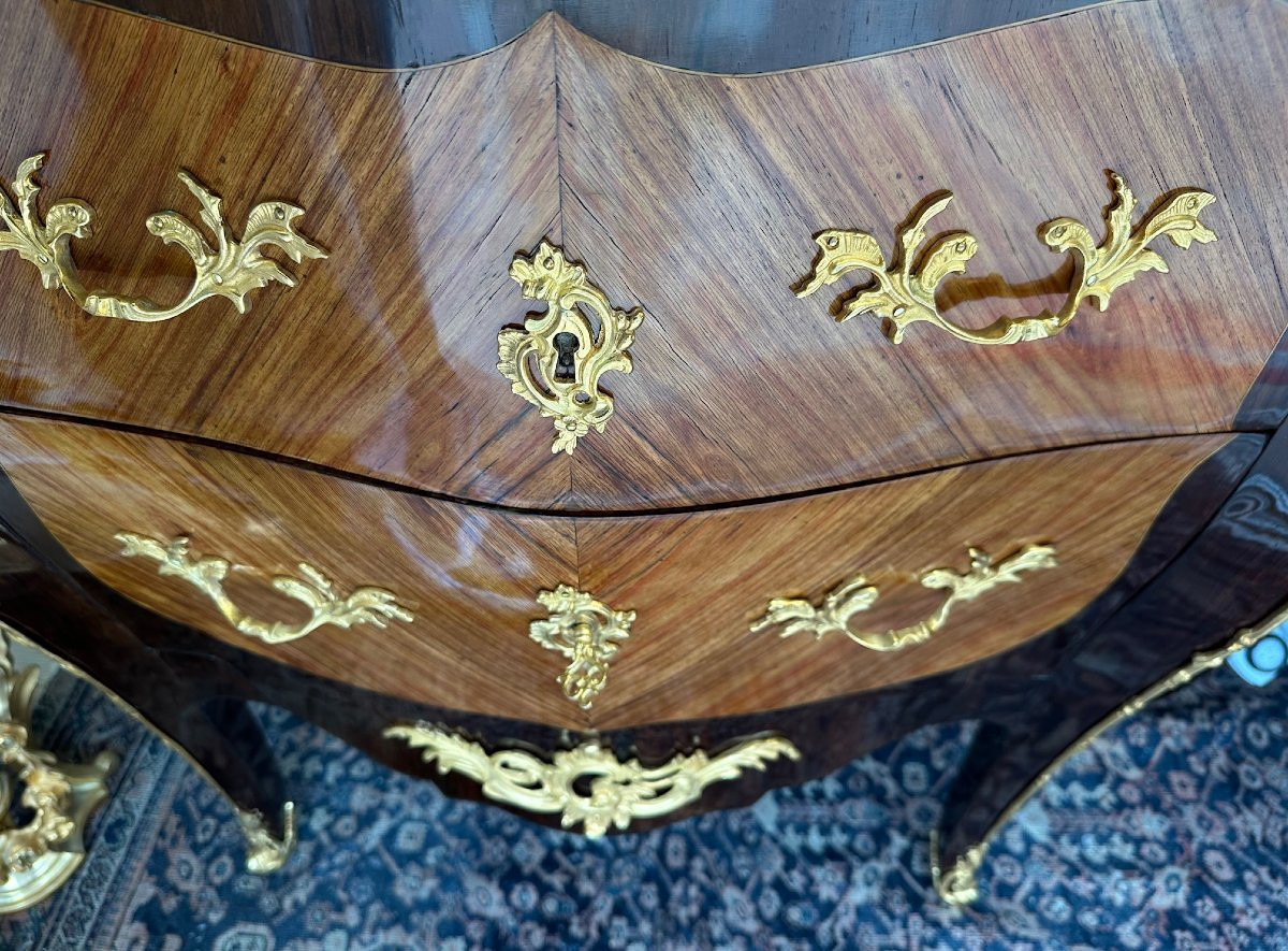 Pair Of Jumping Commodes-photo-1