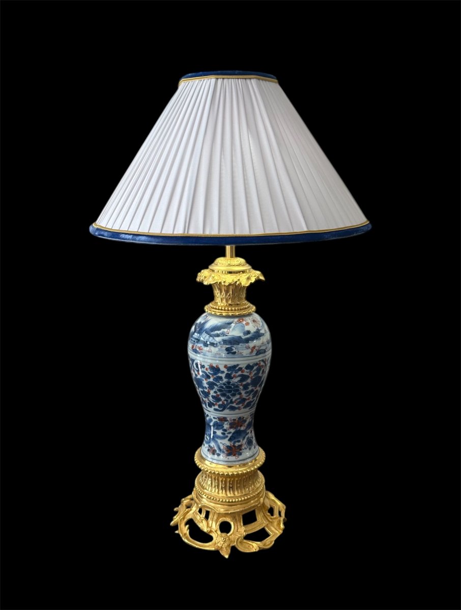 Lampe en porcelaine et bronze doré de Chine