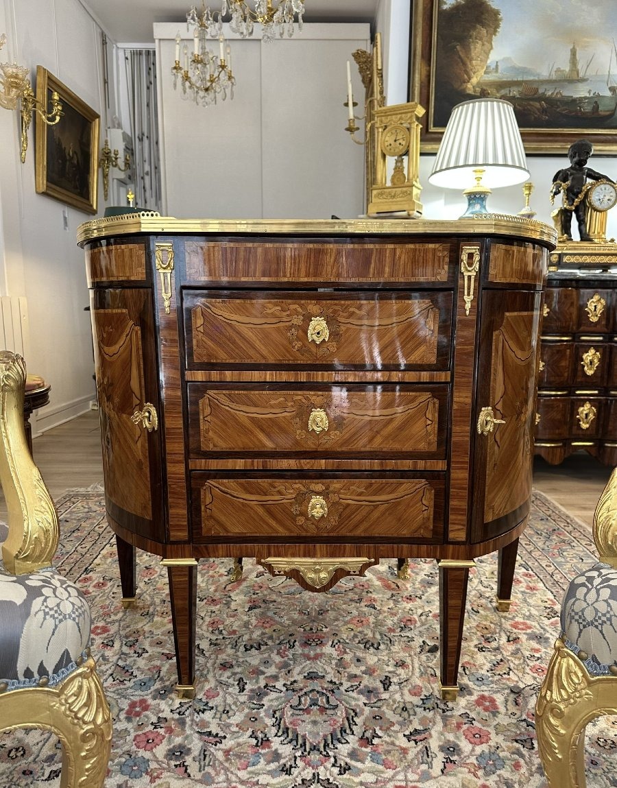 19th-century Half-moon Chest Of Drawers With Marquetry And Gilded Bronze-photo-2