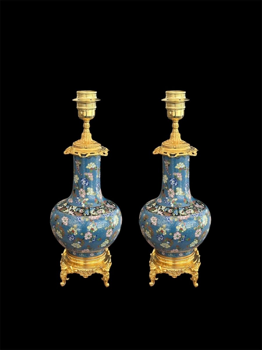 Paire de lampes en émaux cloisonnés de Chine