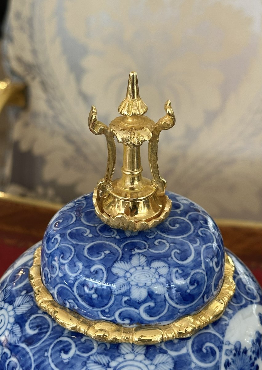Paire de vases en porcelaine de Chine bleu et blanc-photo-5
