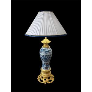Lampe en porcelaine et bronze doré de Chine