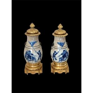 Paire de cassolettes en porcelaine craquelée