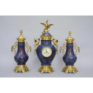 Garniture En Porcelaine Et Bronzes