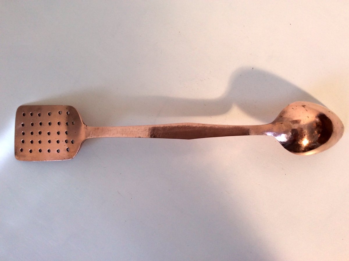 Cuillère à 2 fins en Cuivre , spatule  percée  , XIXème .-photo-2