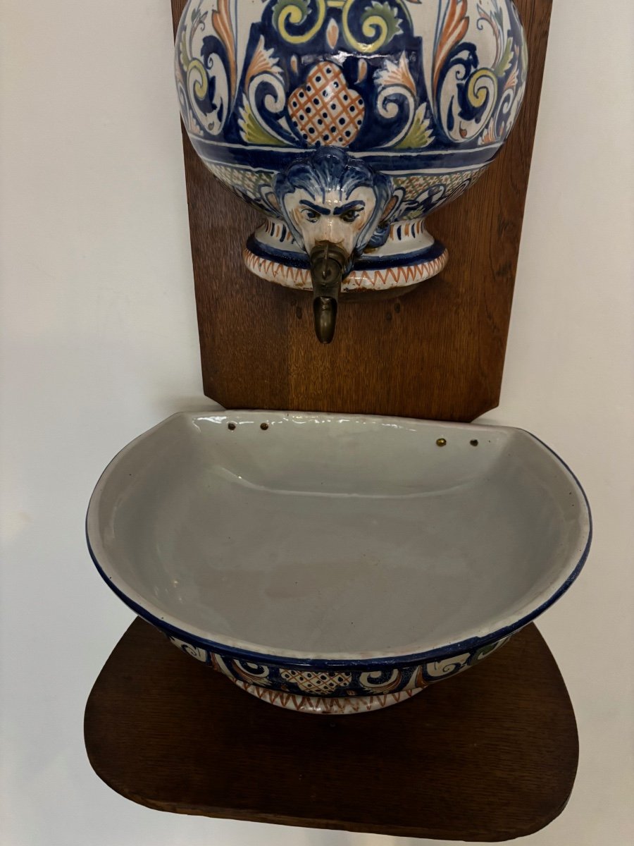 19th Century Polychrome Decorated Earthenware Wall Fountain-photo-4