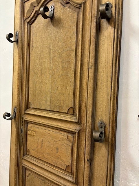 Oak Cloakroom Consisting Of An 18th Century Door With 5 Hooks And An Umbrella Stand-photo-4