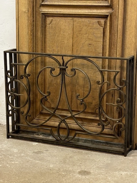 Oak Cloakroom Consisting Of An 18th Century Door With 5 Hooks And An Umbrella Stand-photo-2