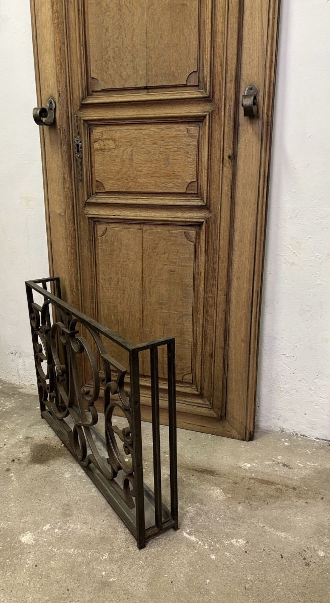 Oak Cloakroom Consisting Of An 18th Century Door With 5 Hooks And An Umbrella Stand-photo-3
