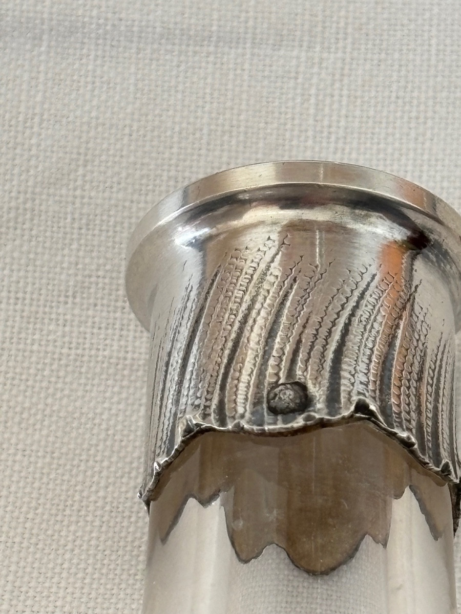 Pair Of Footed Liqueur Decanters With Silver Handles And Mounts On A Silver-plated Metal Tray-photo-2