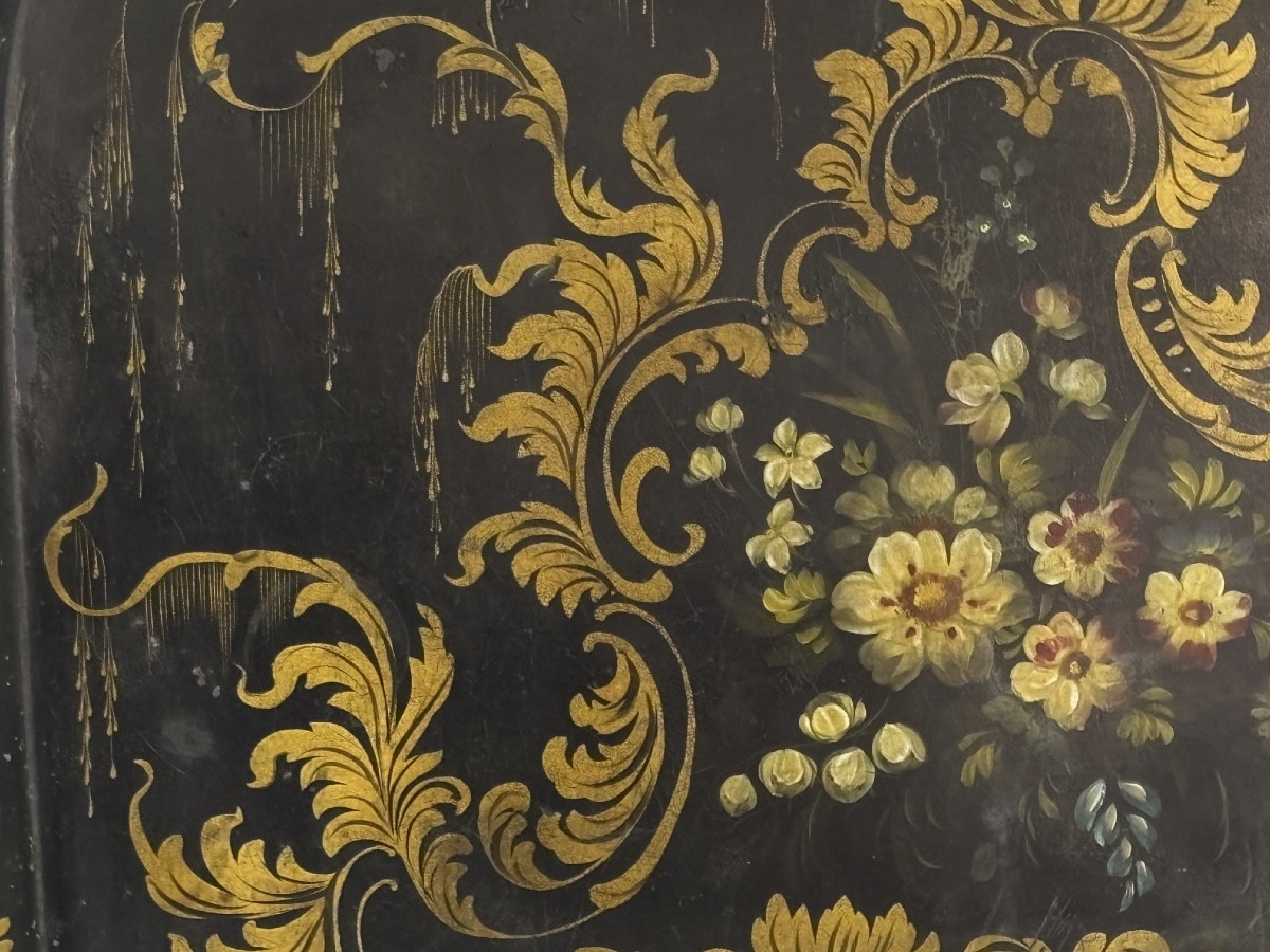Grand plateau en tôle peinte à décor floral dans un enroulement de feuillages Napoléon III-photo-2