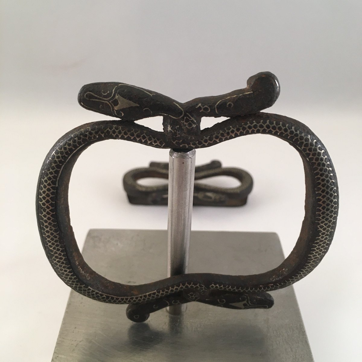 Ceinture De Serpent En Fer Incrusté d'Argent Au XIXe Siècle - Java/surakarta