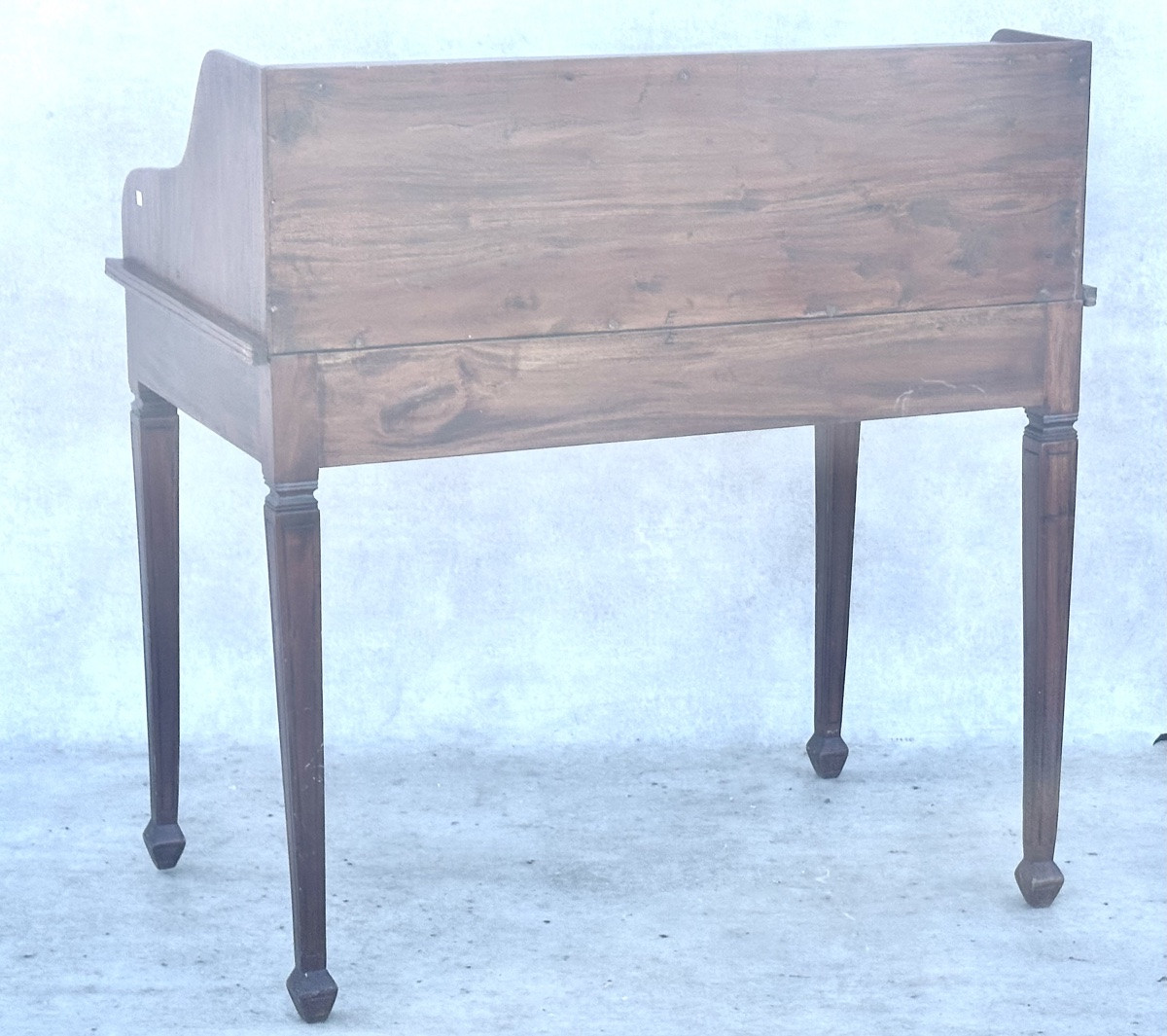 Desk-photo-4