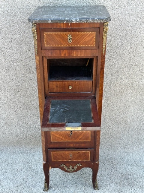 Secretary-photo-2