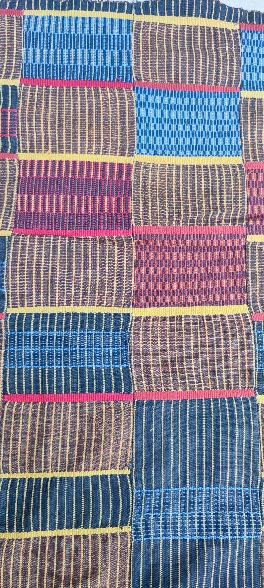 Kente Cloth From Ghana -photo-2