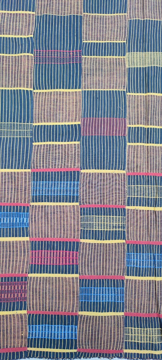 Kente Cloth From Ghana -photo-3