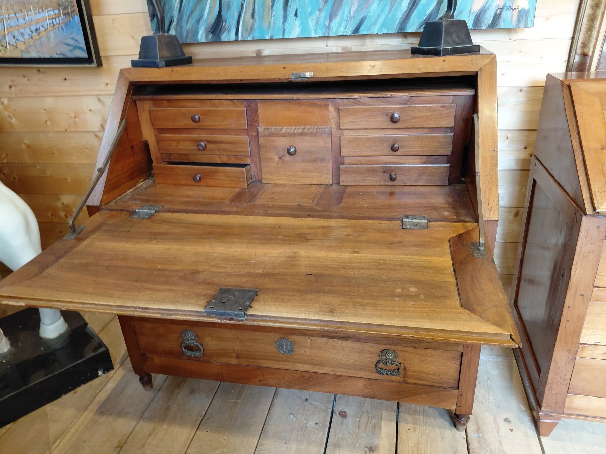 Louis XVI-era Walnut Writing Desk-photo-4