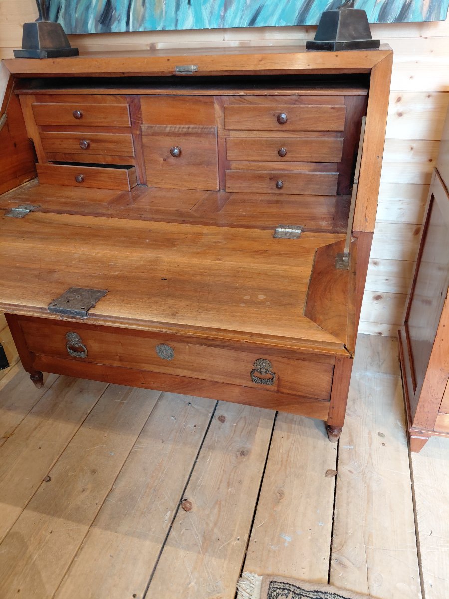 Louis XVI-era Walnut Writing Desk-photo-1