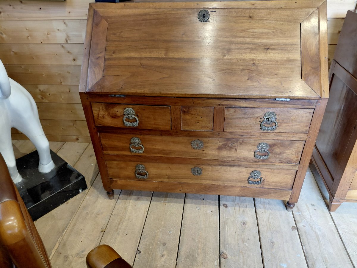 Louis XVI-era Walnut Writing Desk