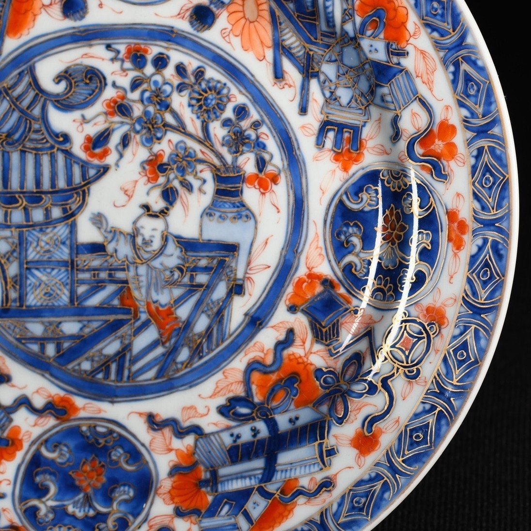Porcelain Plate With White Blue Decor Of A Dancing Boy - China Eighteenth Period Kangxi-photo-2