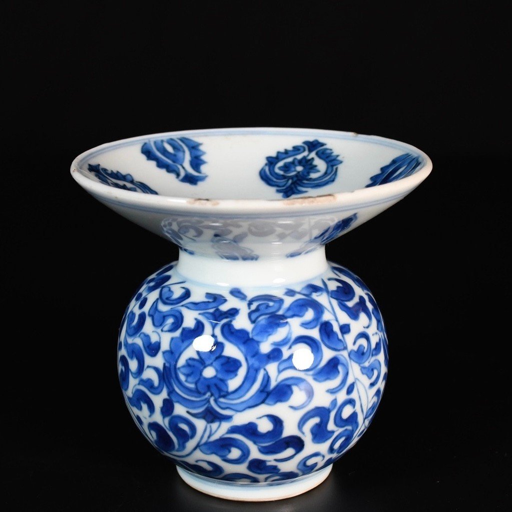 Un Crachoir Ou Zhadou En Porcelaine à Décor Bleu Et Blanc - Chine XVIIIe Période Kangxi-photo-1