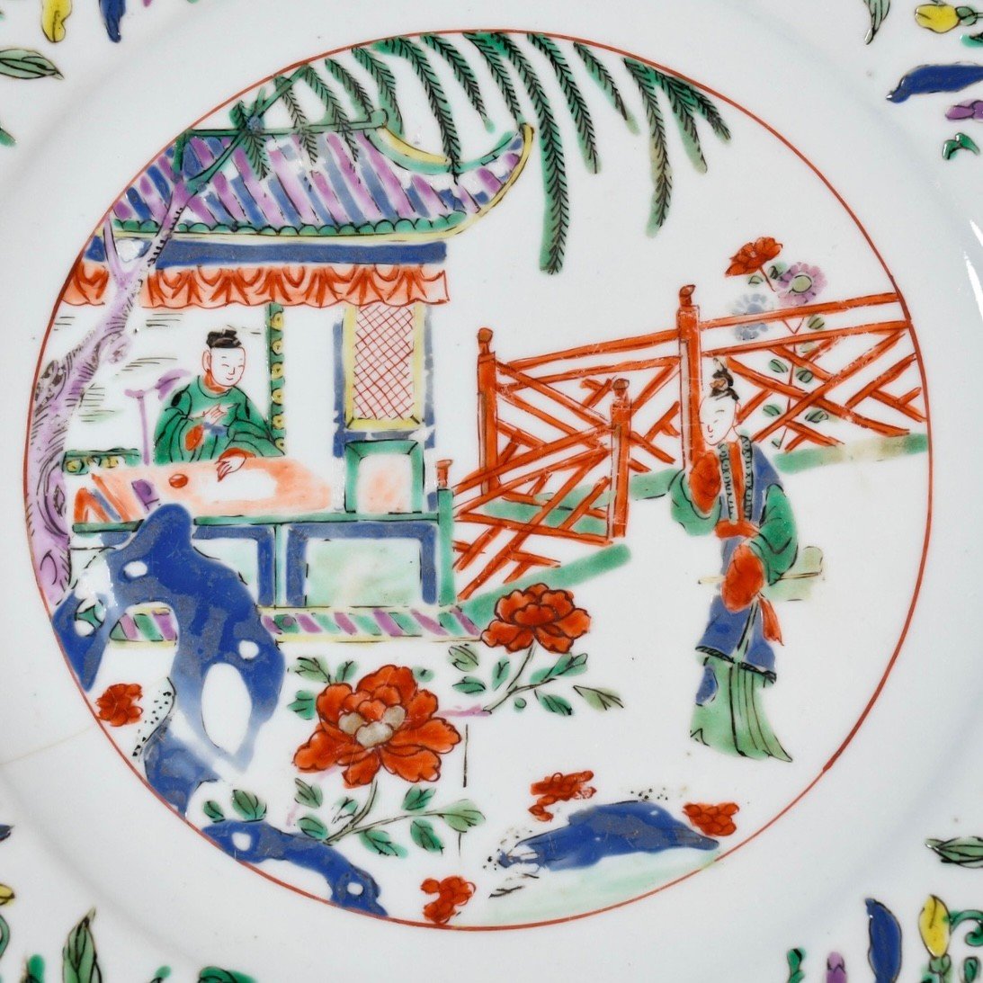 Assiette Aux émaux De La Famille Verte à Décor De Personnages - Chine XVIIIe Période Kangxi-photo-1