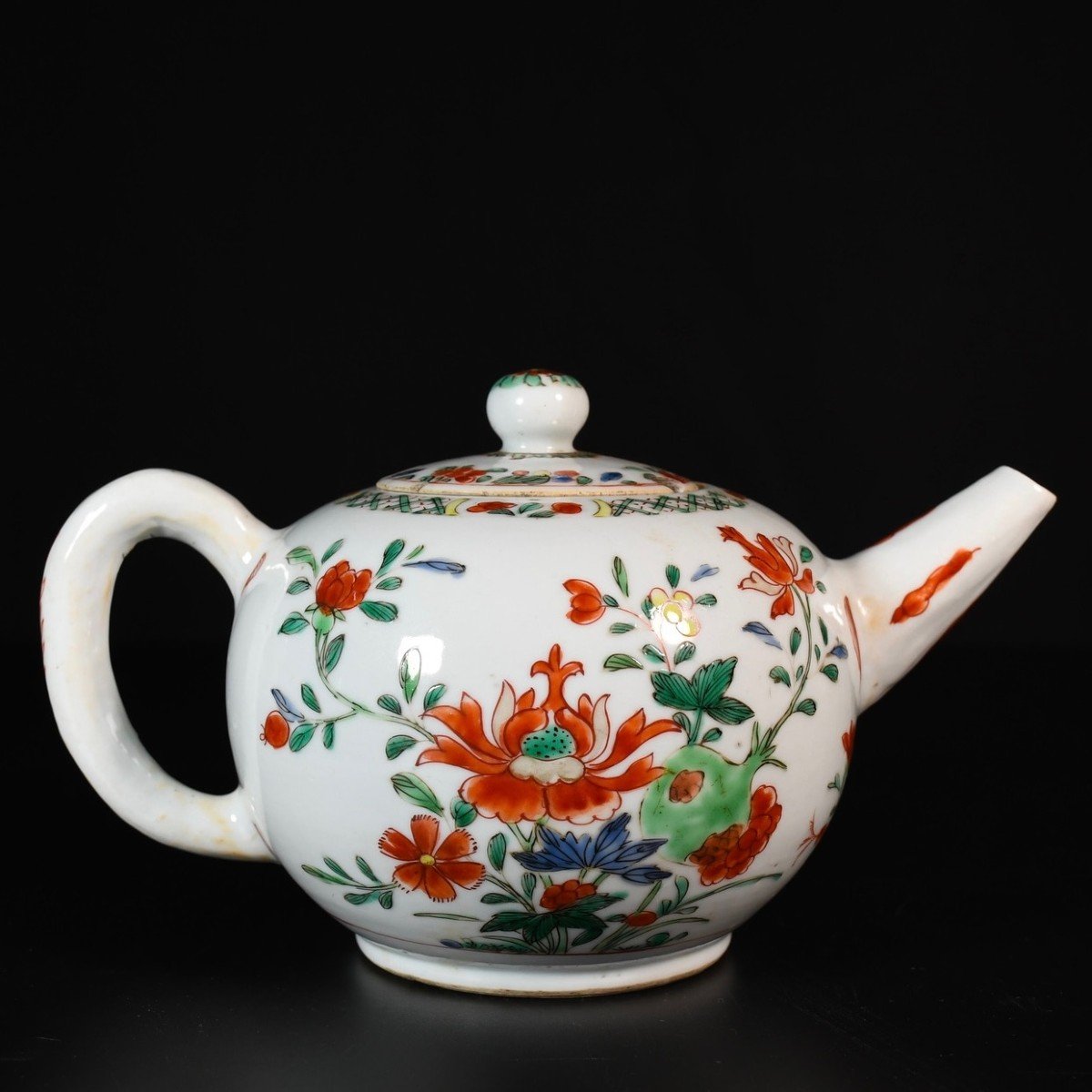 Large Porcelain Teapot With Famille Verte Enamels - China 18th Century Kangxi Period-photo-2