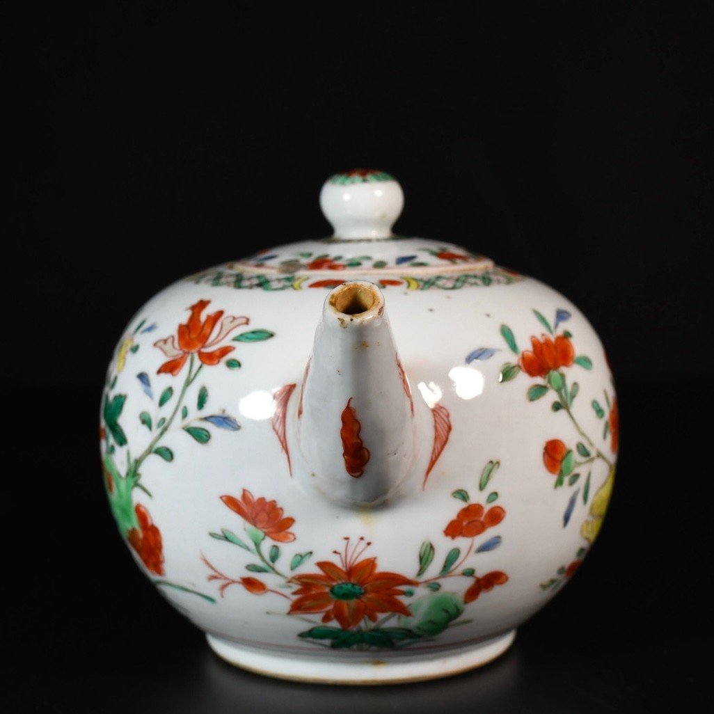 Large Porcelain Teapot With Famille Verte Enamels - China 18th Century Kangxi Period-photo-4