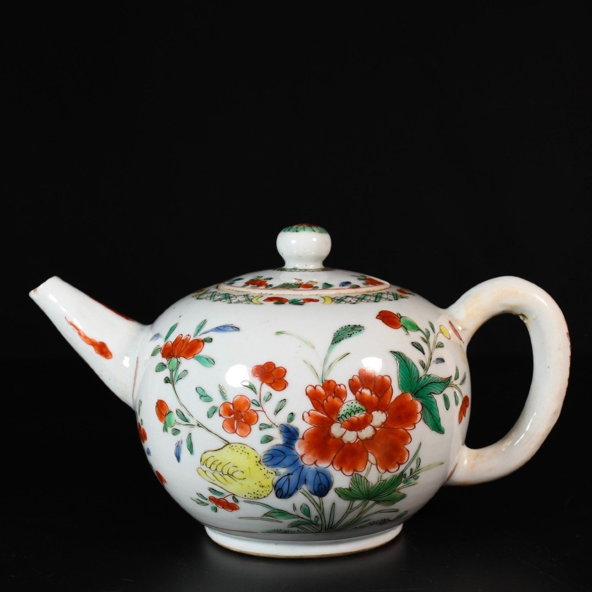 Large Porcelain Teapot With Famille Verte Enamels - China 18th Century Kangxi Period