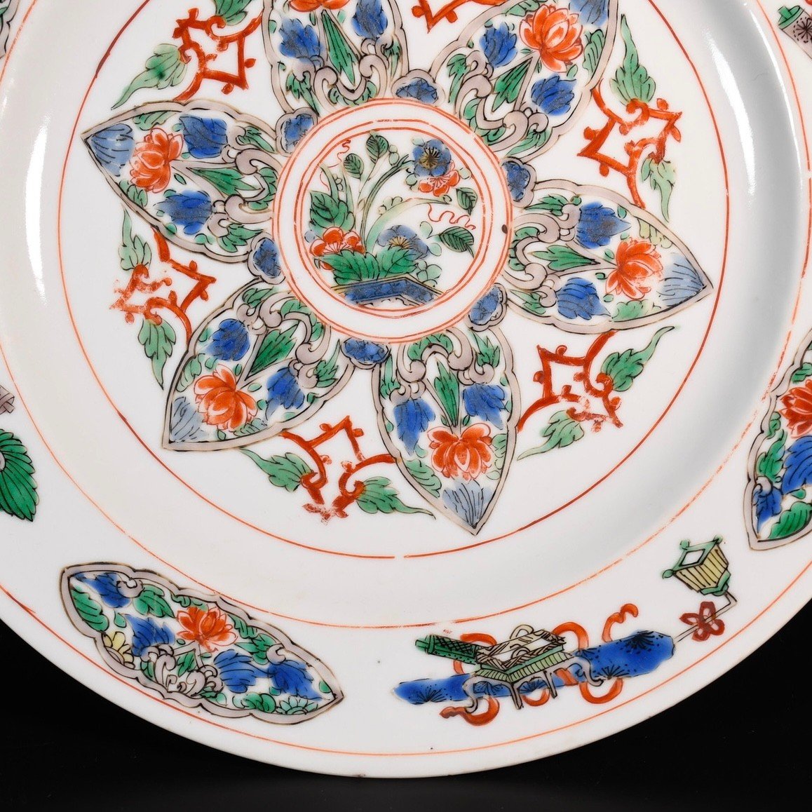 Plate With Famille Verte Enamels With Buddhist Attributes - China 18th Kangxi Period-photo-4