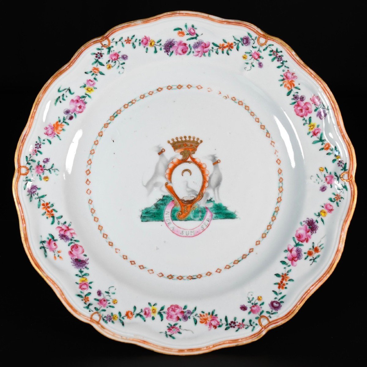 Plate With Arms Of The Aguado De Las Marismas Family - China 18th Qianlong Period
