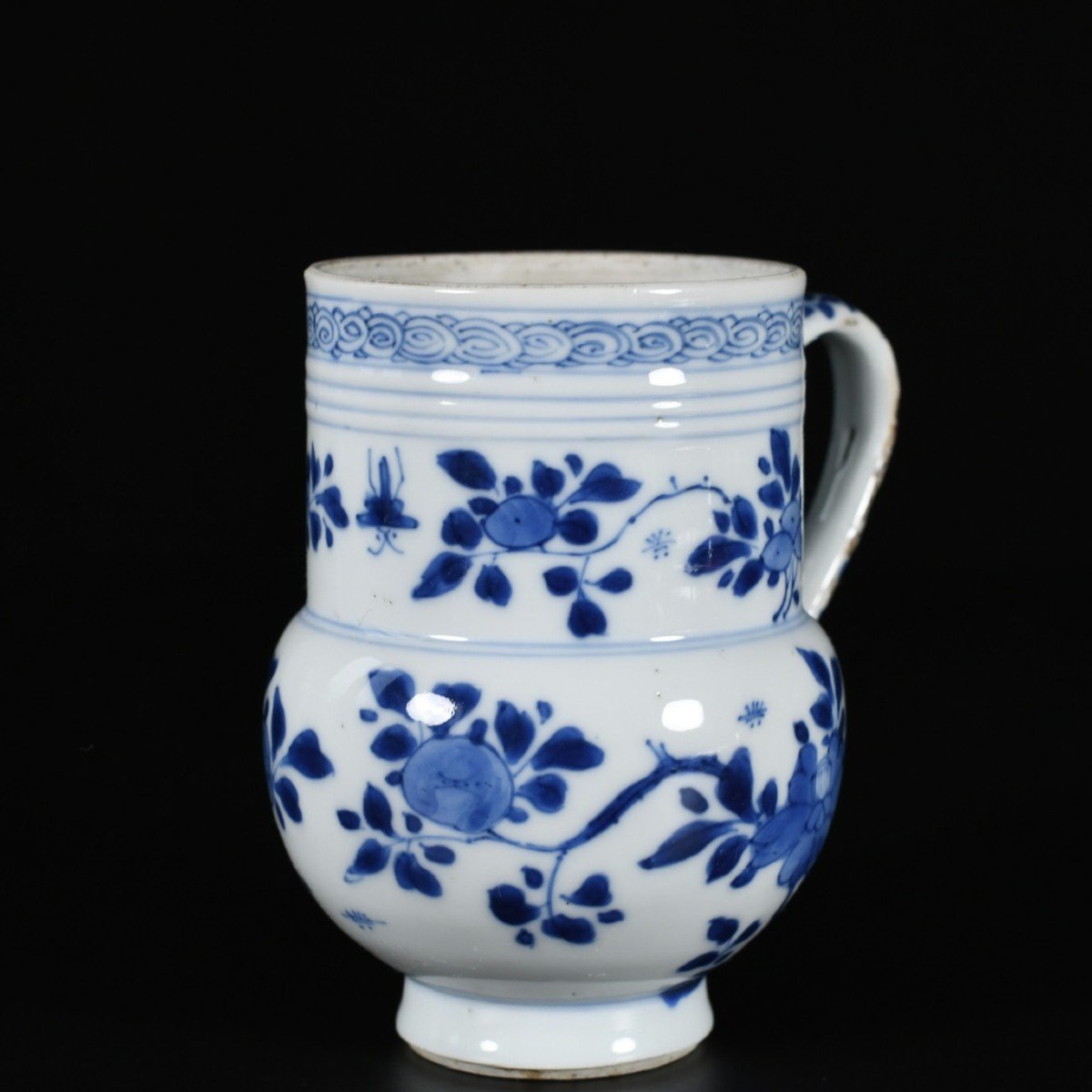 Porcelain Mug With Blue And White Decor Of Flowers - China 18th Kangxi Period (1661-1722)-photo-1